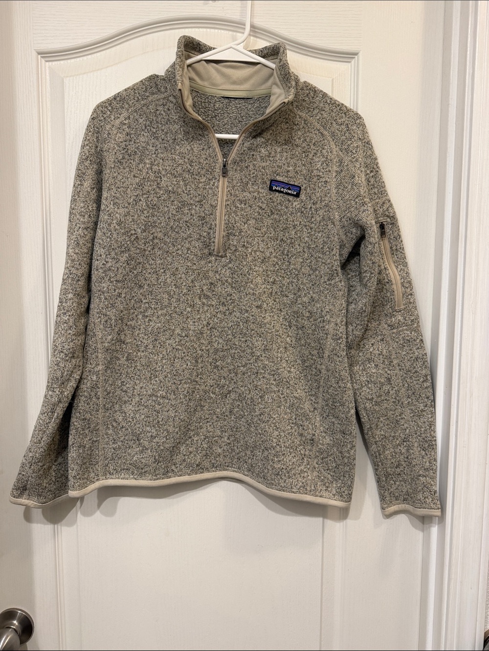 Patagonia Women’s Heathered Taupe 1/4 Zip Fleece Pullover